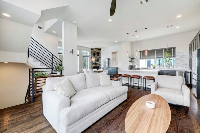 5622 Kiam Street F, Houston, TX 77007