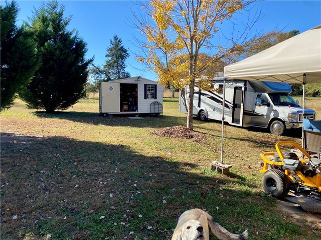 209 Bluefield Road, Starr, SC 29684