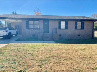 209 Bluefield Road, Starr, SC 29684