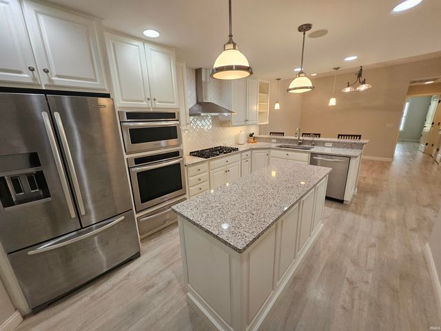 8018 Wolf Creek Court, Evansville, IN 47712