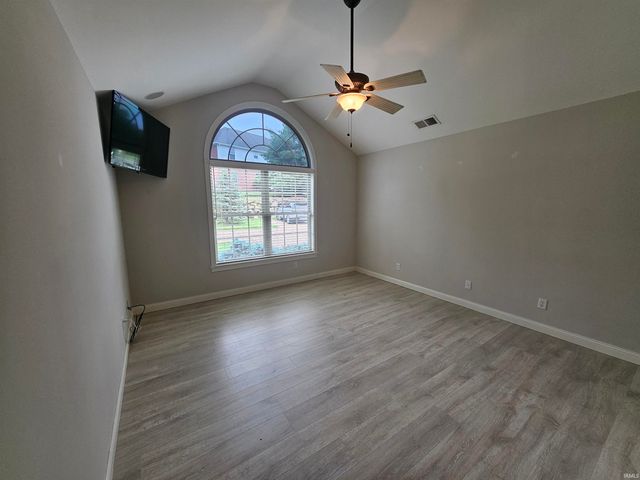 8018 Wolf Creek Court, Evansville, IN 47712