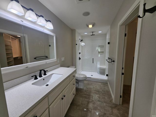 8018 Wolf Creek Court, Evansville, IN 47712