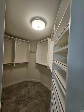 8018 Wolf Creek Court, Evansville, IN 47712
