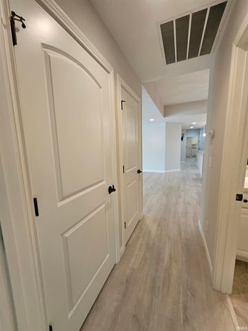 8018 Wolf Creek Court, Evansville, IN 47712