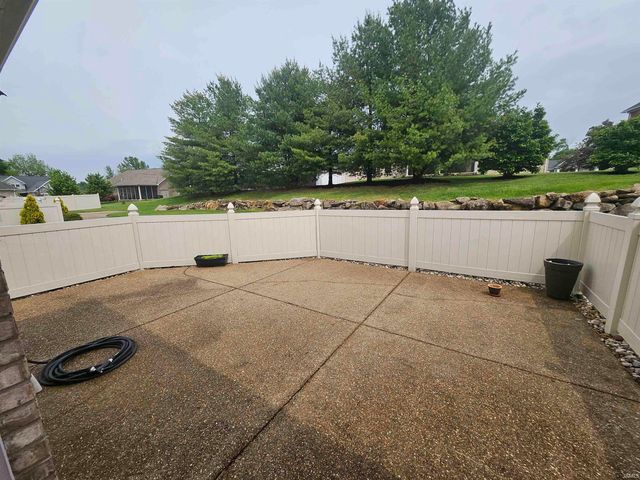 8018 Wolf Creek Court, Evansville, IN 47712