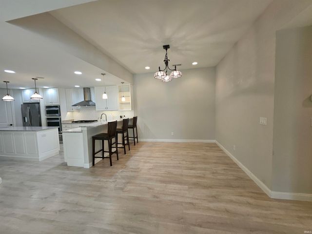 8018 Wolf Creek Court, Evansville, IN 47712
