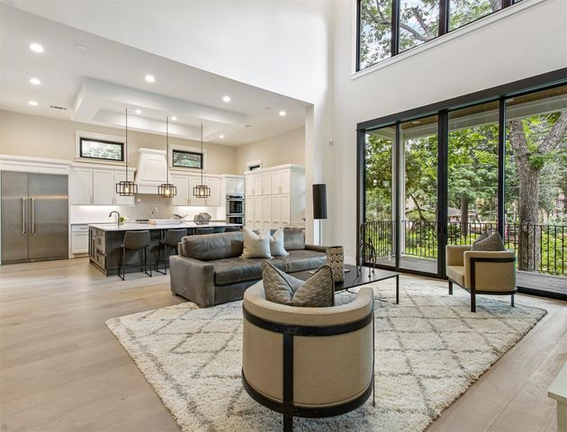 1127 Wynnwood Lane, Houston, TX 77008