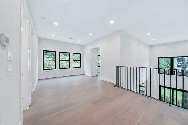 1127 Wynnwood Lane, Houston, TX 77008