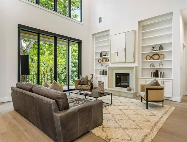 1127 Wynnwood Lane, Houston, TX 77008