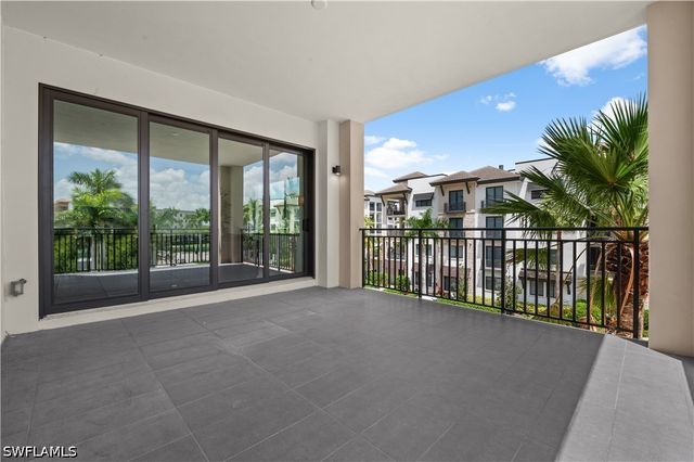 1130 3rd AVE S 309, Naples, FL 34102