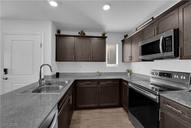 2632 Canary Yellow Court, North Las Vegas, NV 89086