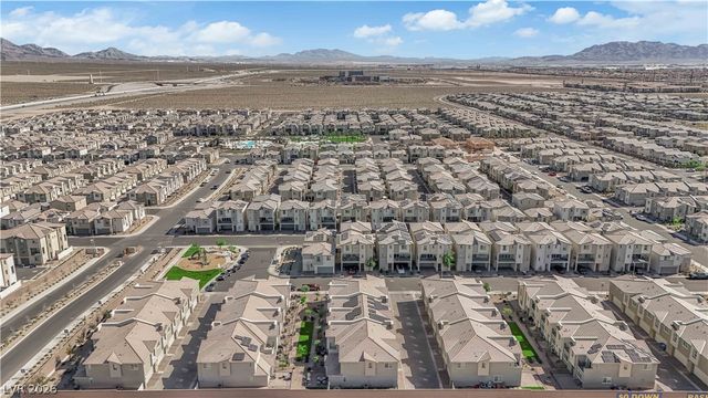 2632 Canary Yellow Court, North Las Vegas, NV 89086