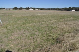 307 Hackamore Trl, Bandera, TX 78003