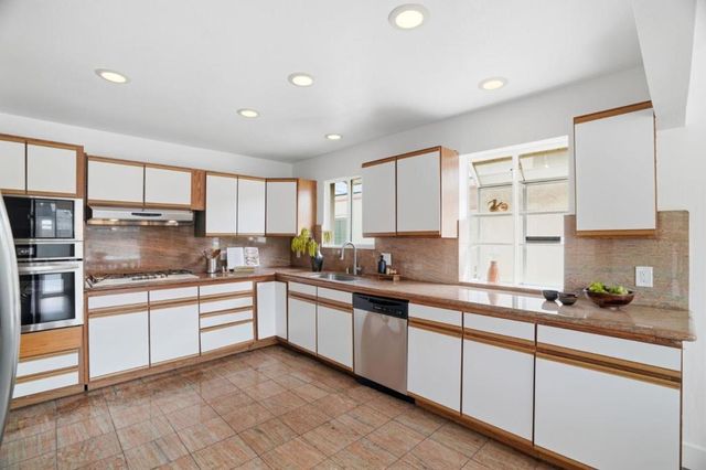 1469 Southgate Avenue, Daly City, CA 94015