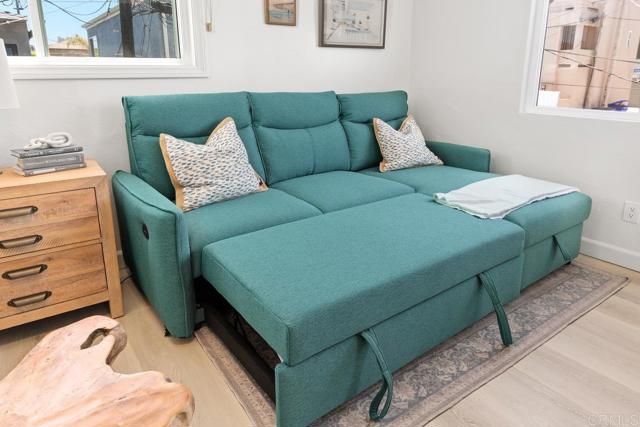 725 Kingston Court, San Diego, CA 92109