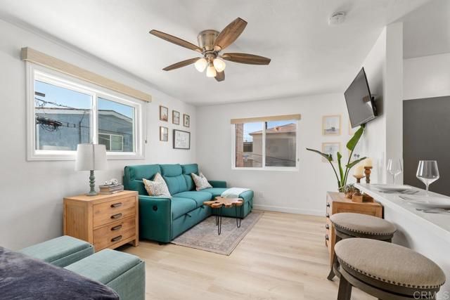 725 Kingston Court, San Diego, CA 92109