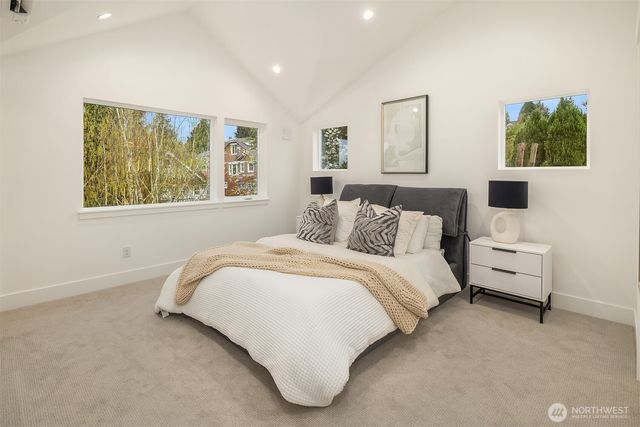 533 N 70th Street, Seattle, WA 98103
