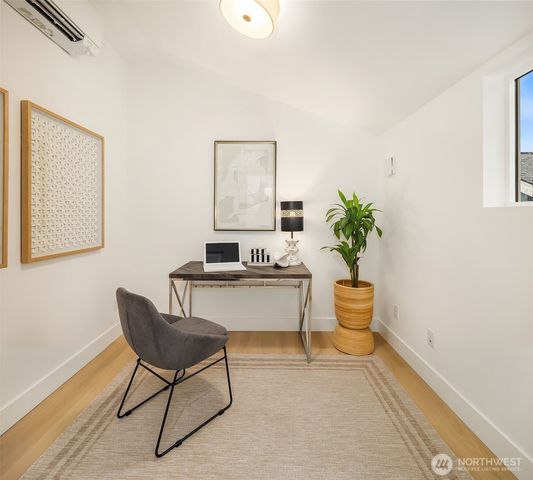 533 N 70th Street, Seattle, WA 98103