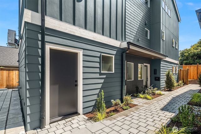 533 N 70th Street, Seattle, WA 98103