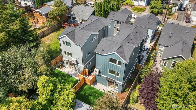 533 N 70th Street, Seattle, WA 98103
