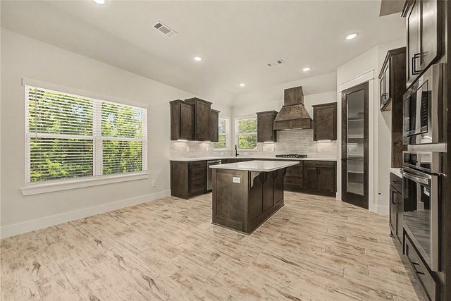 29 Stirling Lane, Bella Vista, AR 72715