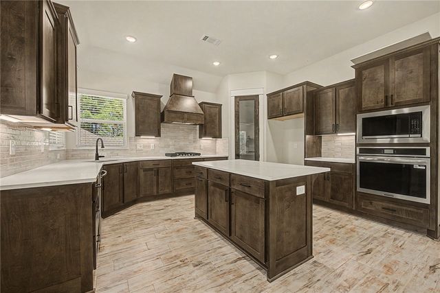 29 Stirling Lane, Bella Vista, AR 72715