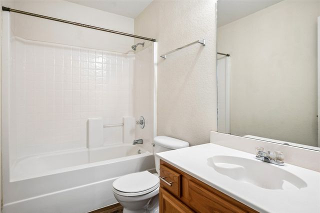 316 Matlock Meadow Drive, Arlington, TX 76002