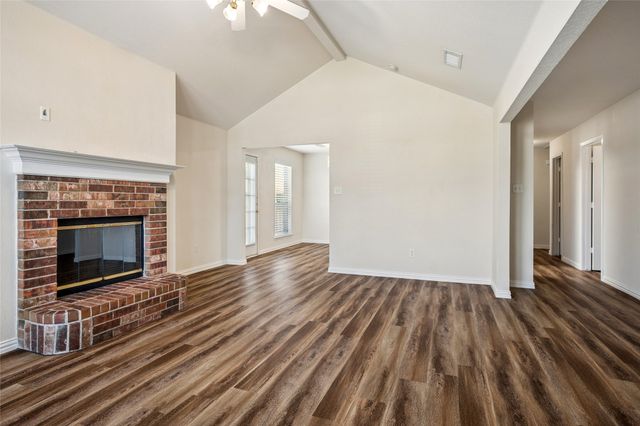 316 Matlock Meadow Drive, Arlington, TX 76002