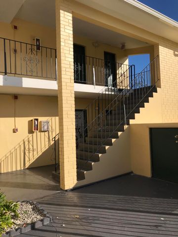 2285 NE 172nd Street 12, North Miami Beach, FL 33160