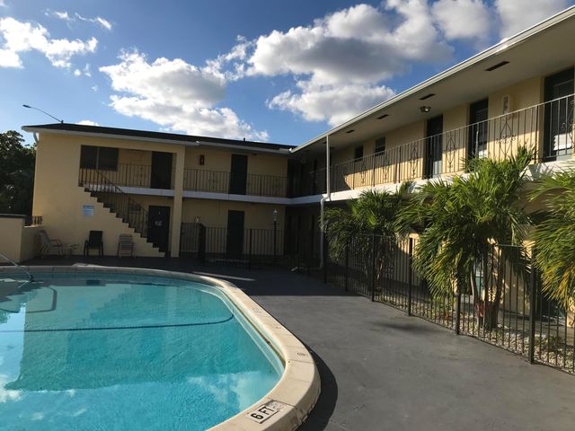 2285 NE 172nd Street 12, North Miami Beach, FL 33160