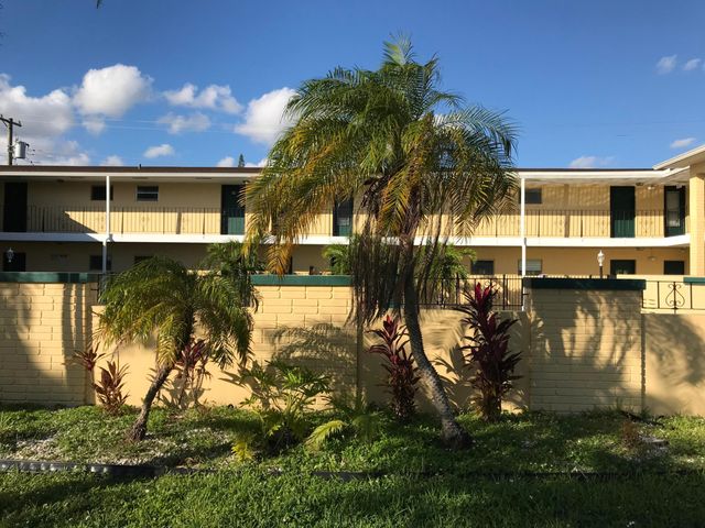 2285 NE 172nd Street 12, North Miami Beach, FL 33160