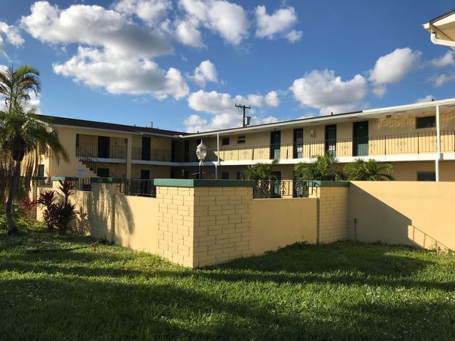 2285 NE 172nd Street 12, North Miami Beach, FL 33160