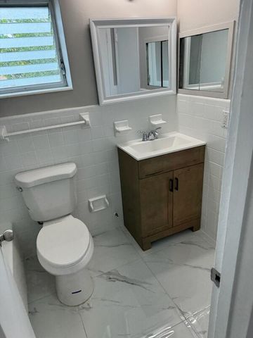 2285 NE 172nd Street 12, North Miami Beach, FL 33160