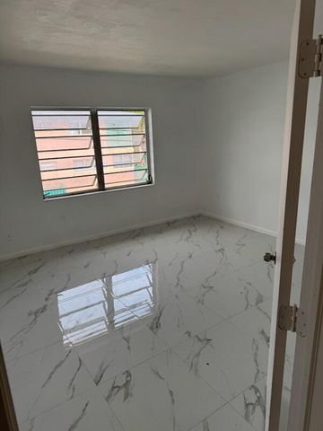 2285 NE 172nd Street 12, North Miami Beach, FL 33160