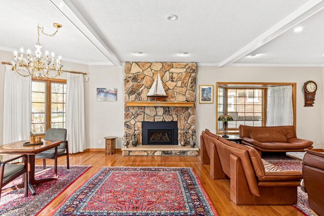921 W Main STREET, Lake Geneva, WI 53147