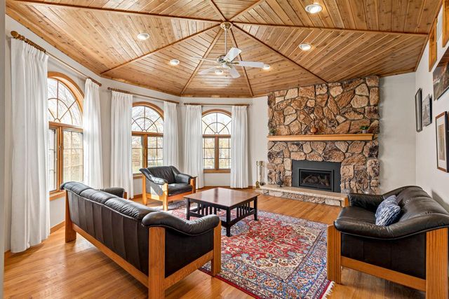 921 W Main STREET, Lake Geneva, WI 53147