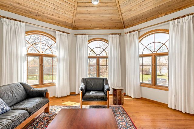 921 W Main STREET, Lake Geneva, WI 53147