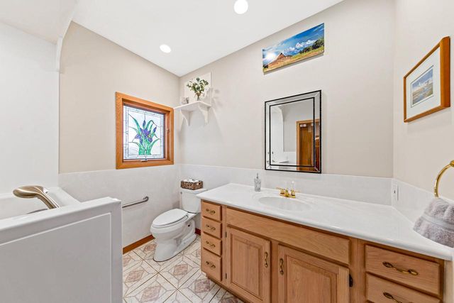 921 W Main STREET, Lake Geneva, WI 53147