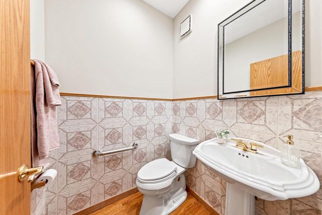 921 W Main STREET, Lake Geneva, WI 53147