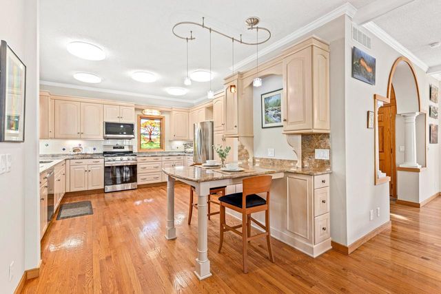 921 W Main STREET, Lake Geneva, WI 53147