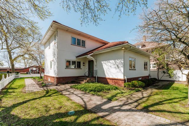 921 W Main STREET, Lake Geneva, WI 53147