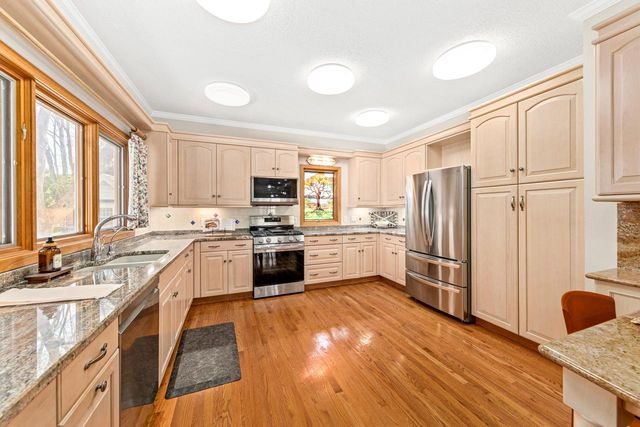 921 W Main STREET, Lake Geneva, WI 53147