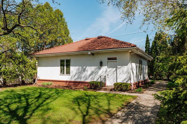 921 W Main STREET, Lake Geneva, WI 53147