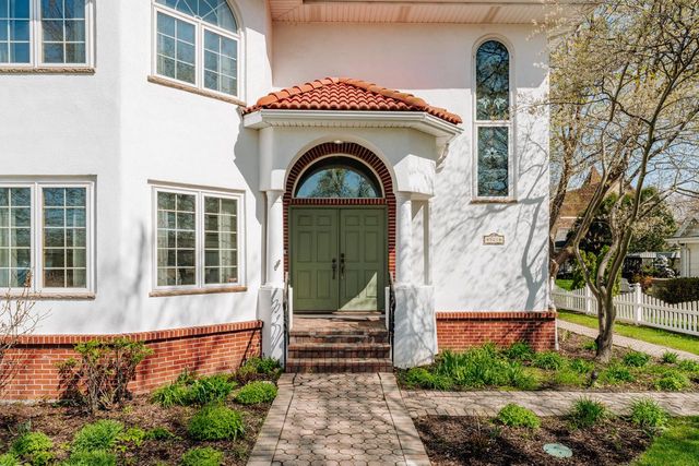 921 W Main STREET, Lake Geneva, WI 53147