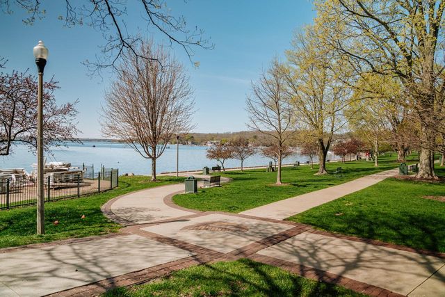 921 W Main STREET, Lake Geneva, WI 53147