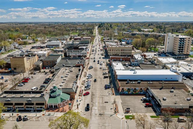 921 W Main STREET, Lake Geneva, WI 53147