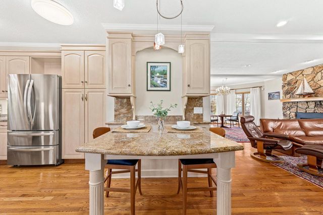 921 W Main STREET, Lake Geneva, WI 53147