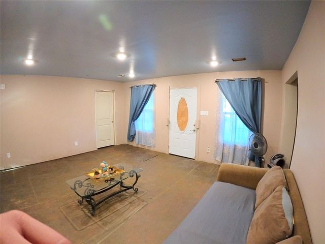 298 County Road 3410, Cleveland, TX 77327
