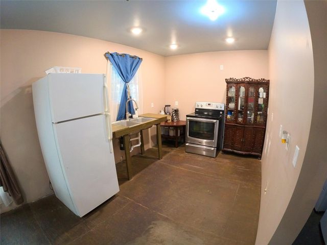 298 County Road 3410, Cleveland, TX 77327