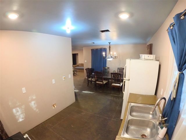 298 County Road 3410, Cleveland, TX 77327